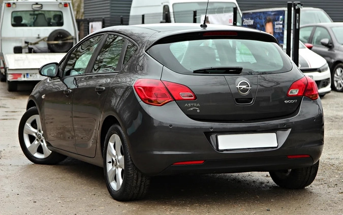 Opel Astra cena 23500 przebieg: 158000, rok produkcji 2012 z Gostynin małe 781